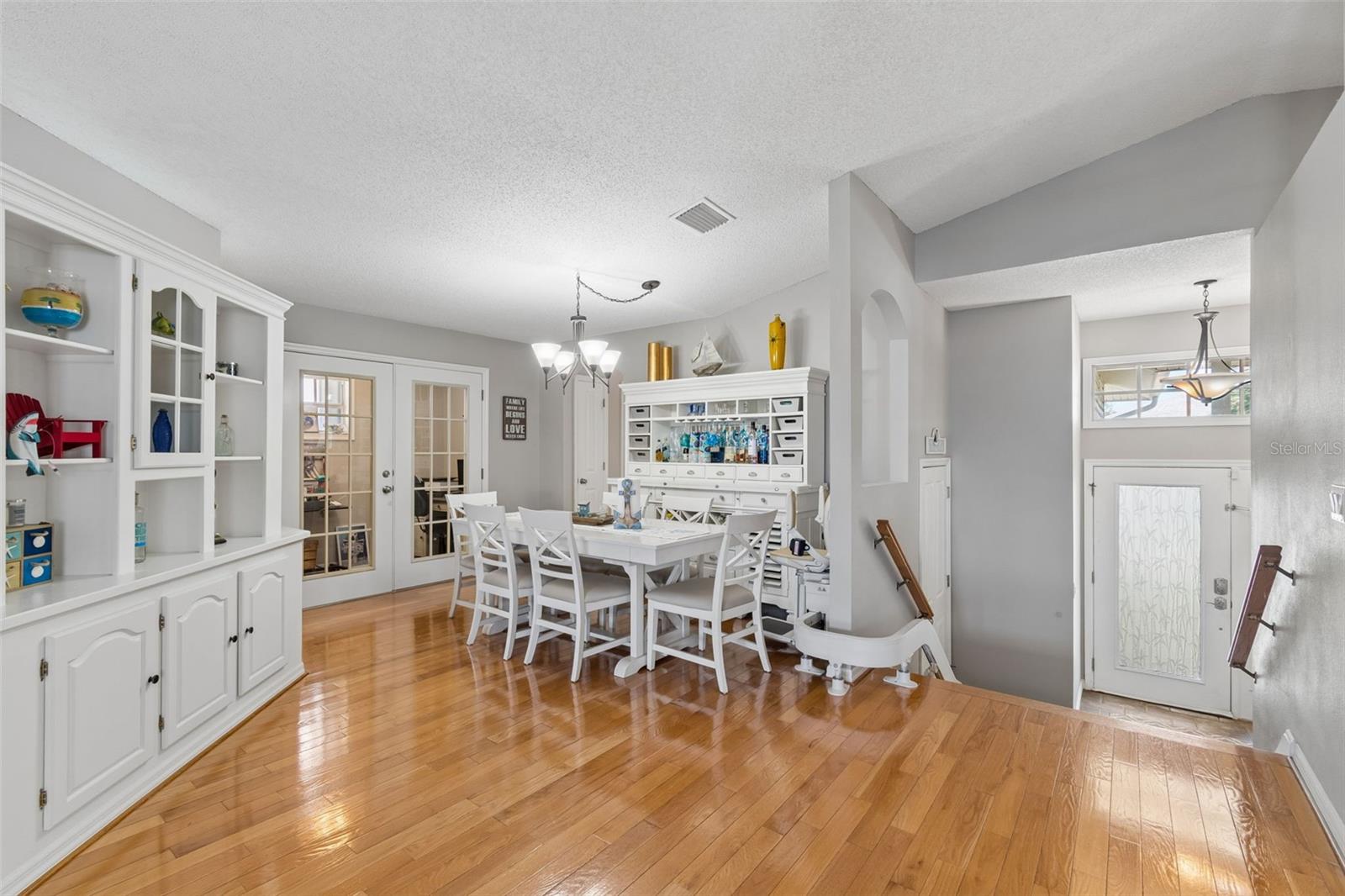 Image 8 of 80 For 6211 Bayside Drive