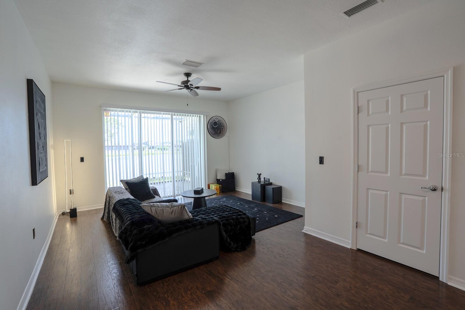 Image 12 of 49 For 9136 Hillcroft Drive