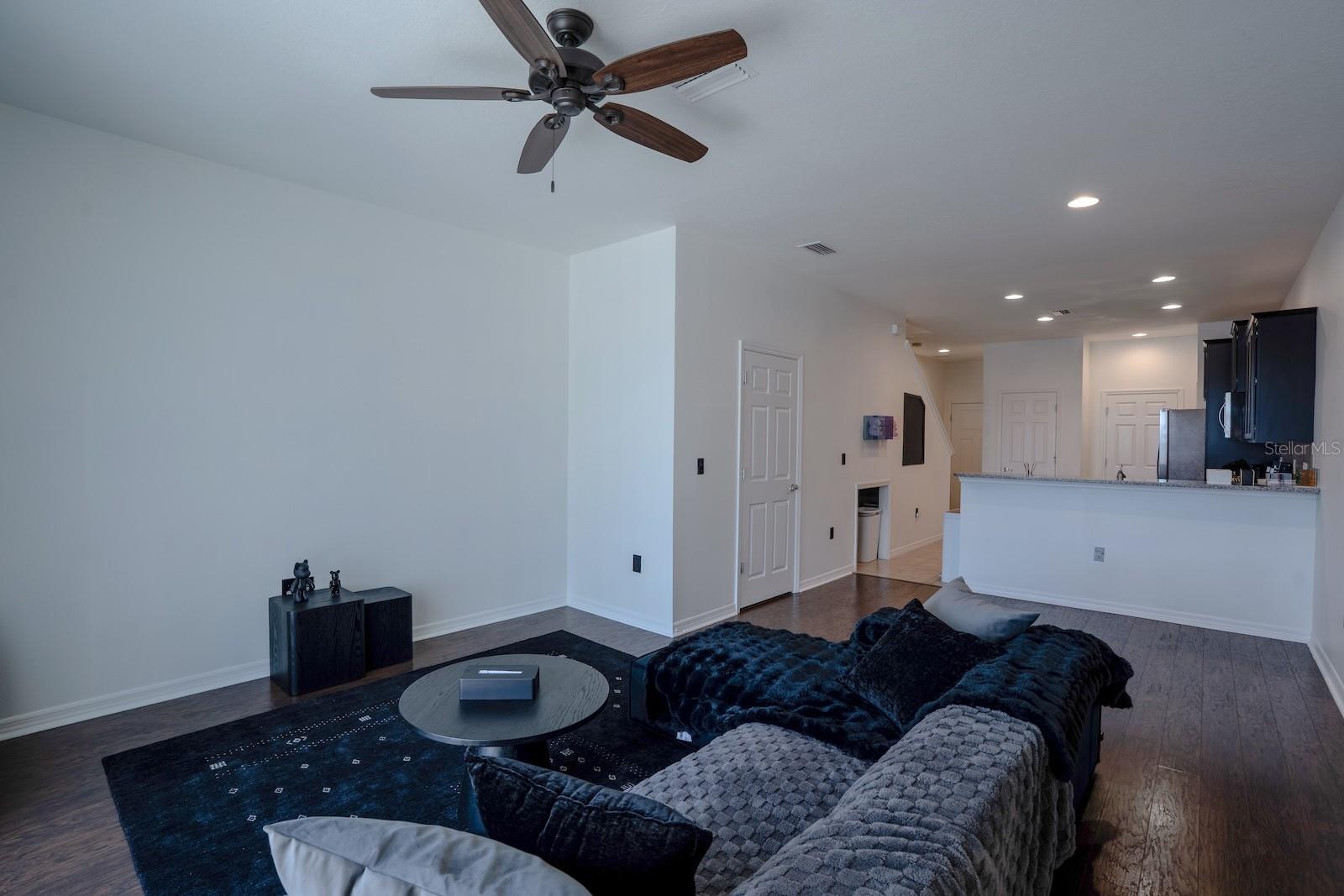 Image 14 of 49 For 9136 Hillcroft Drive