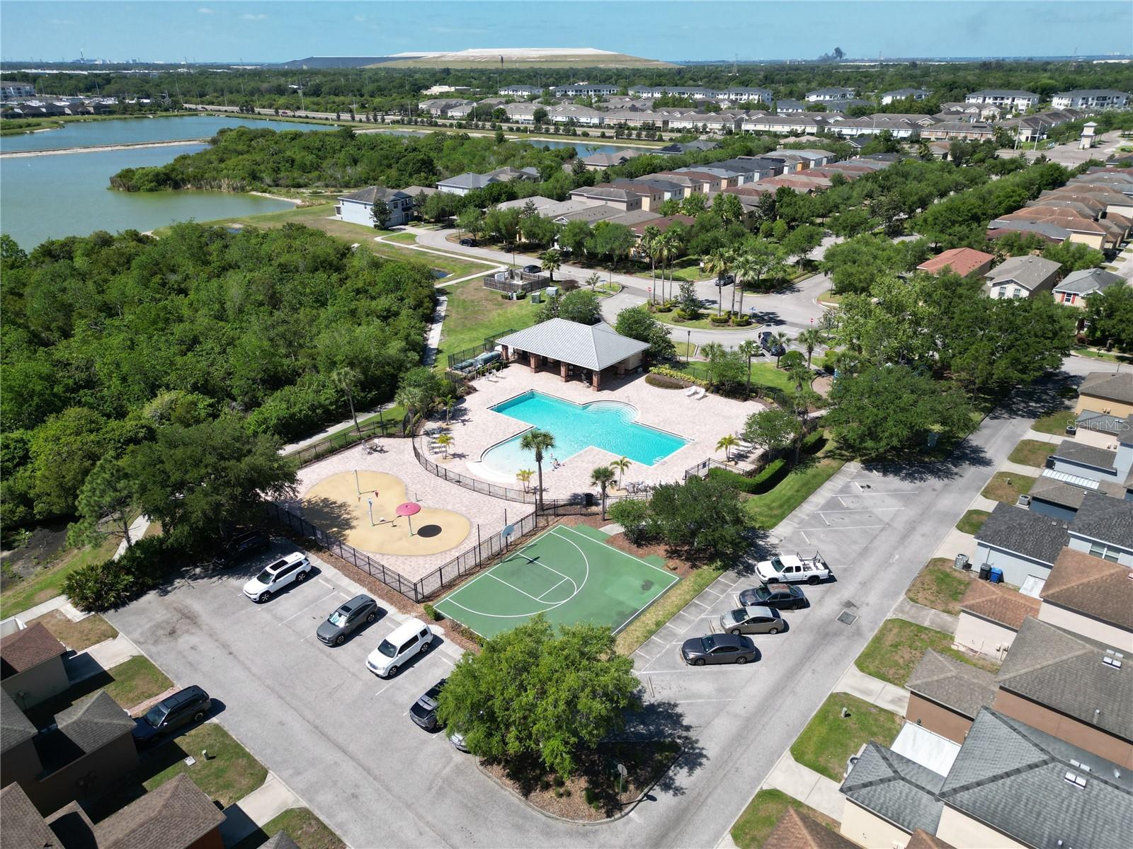 Image 5 of 49 For 9136 Hillcroft Drive