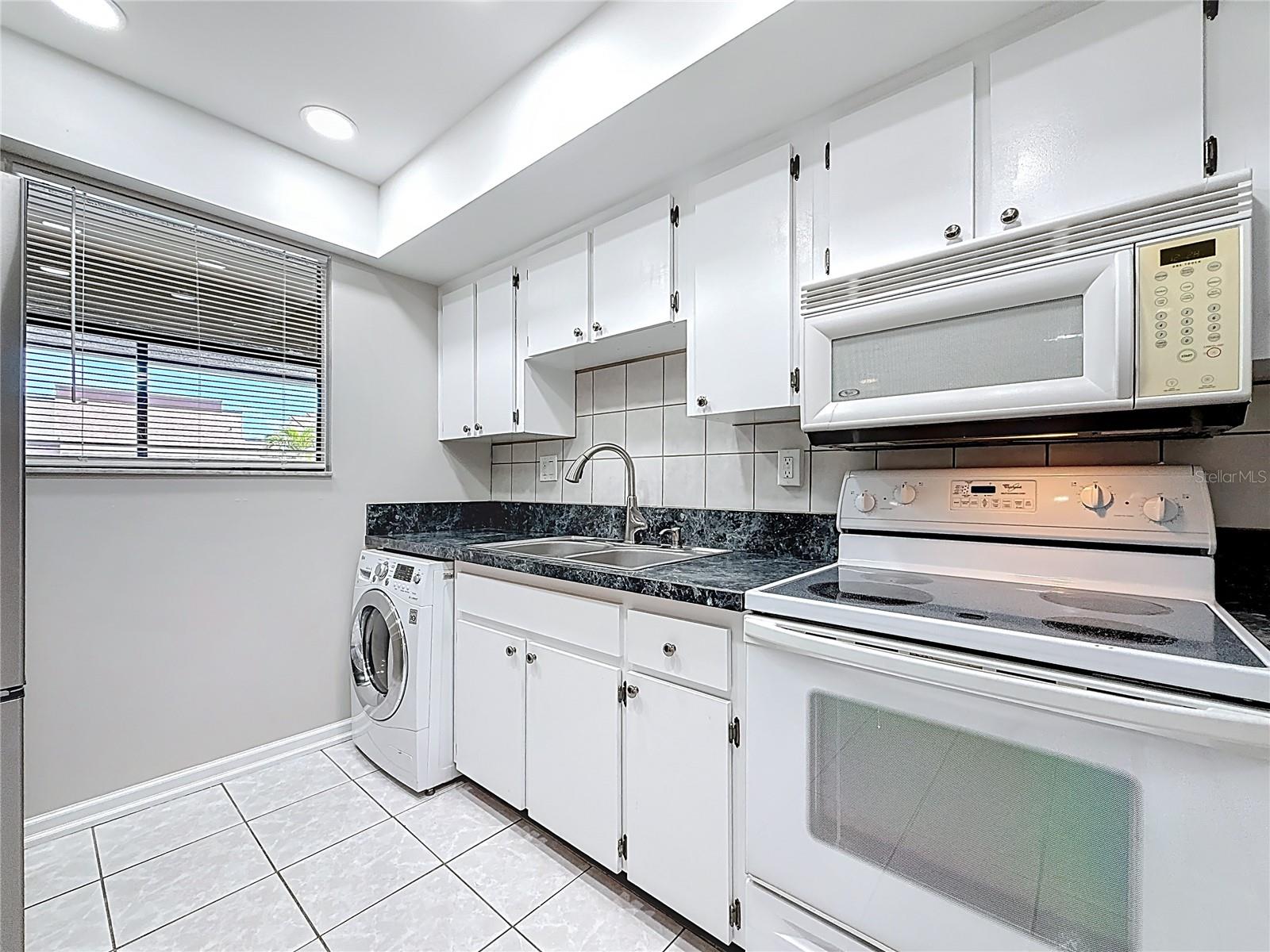 Image 12 of 51 For 890 N Village Drive N 204