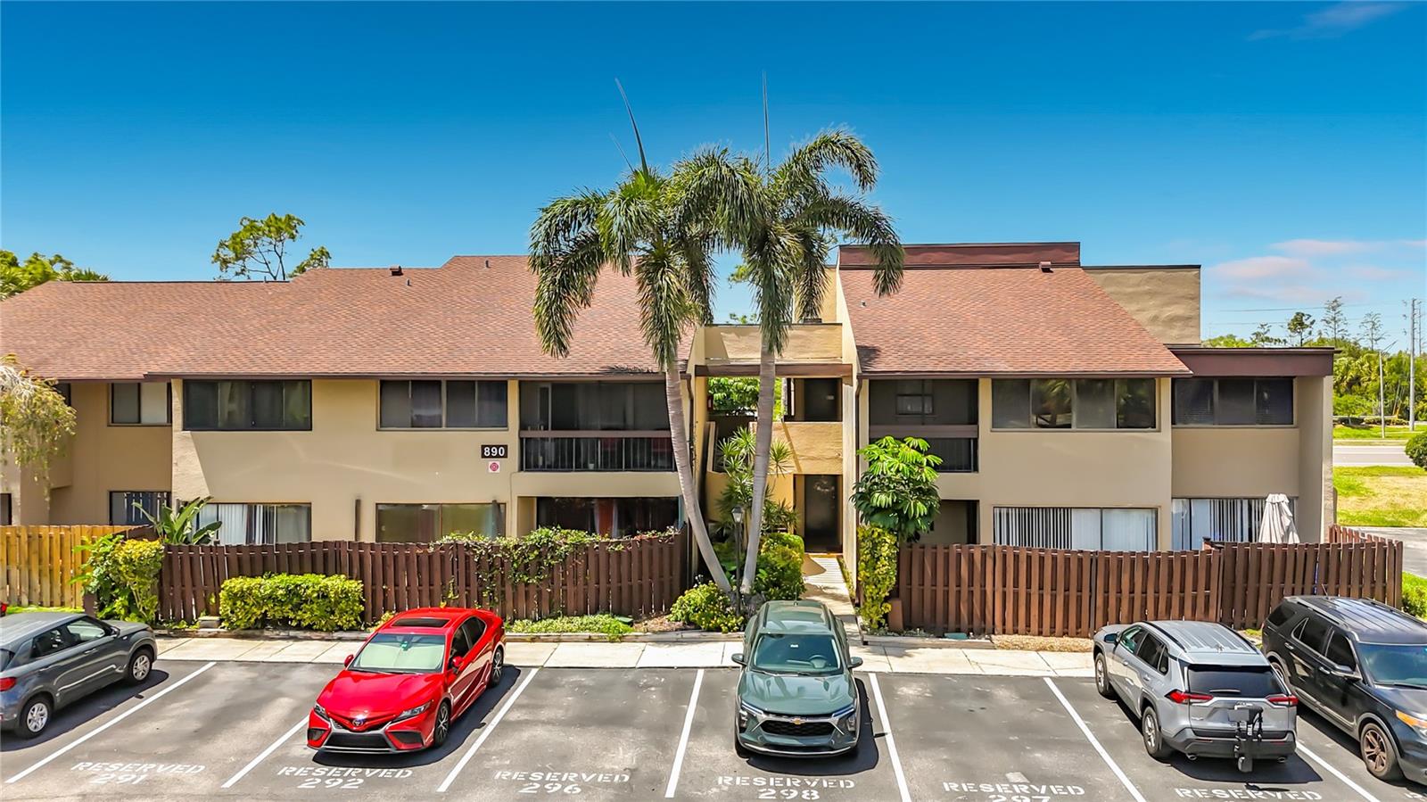 Image 2 of 51 For 890 N Village Drive N 204