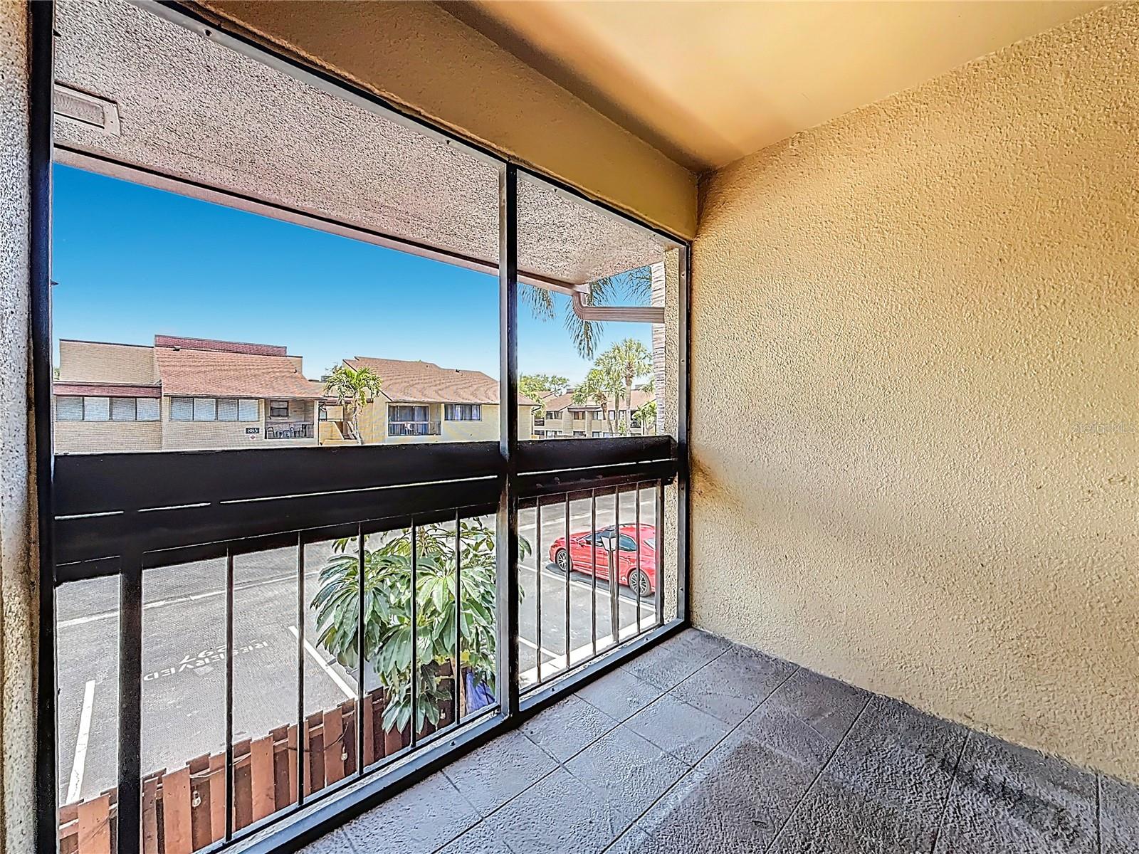 Image 22 of 51 For 890 N Village Drive N 204