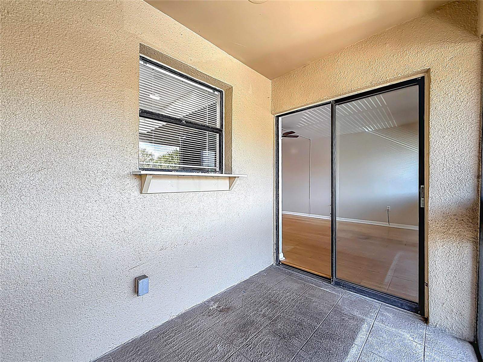 Image 24 of 51 For 890 N Village Drive N 204