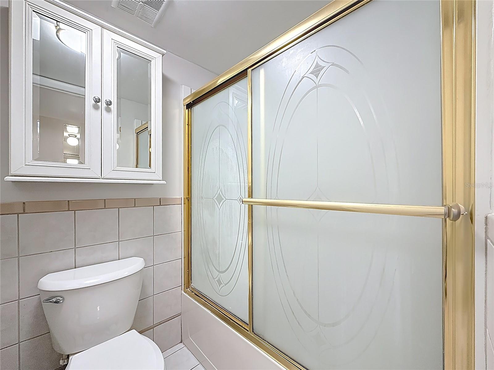 Image 31 of 51 For 890 N Village Drive N 204