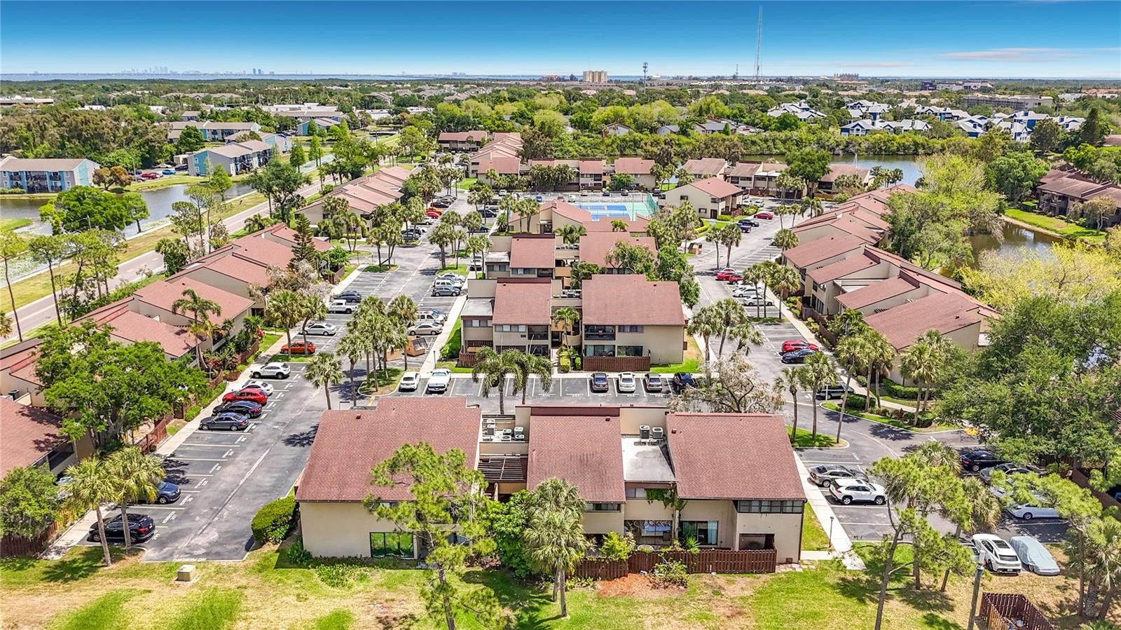 Image 44 of 51 For 890 N Village Drive N 204