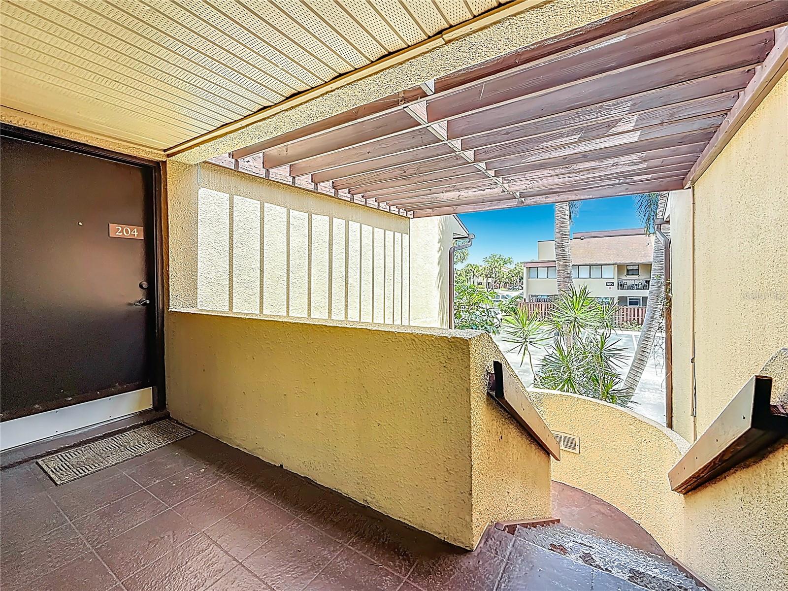 Image 9 of 51 For 890 N Village Drive N 204