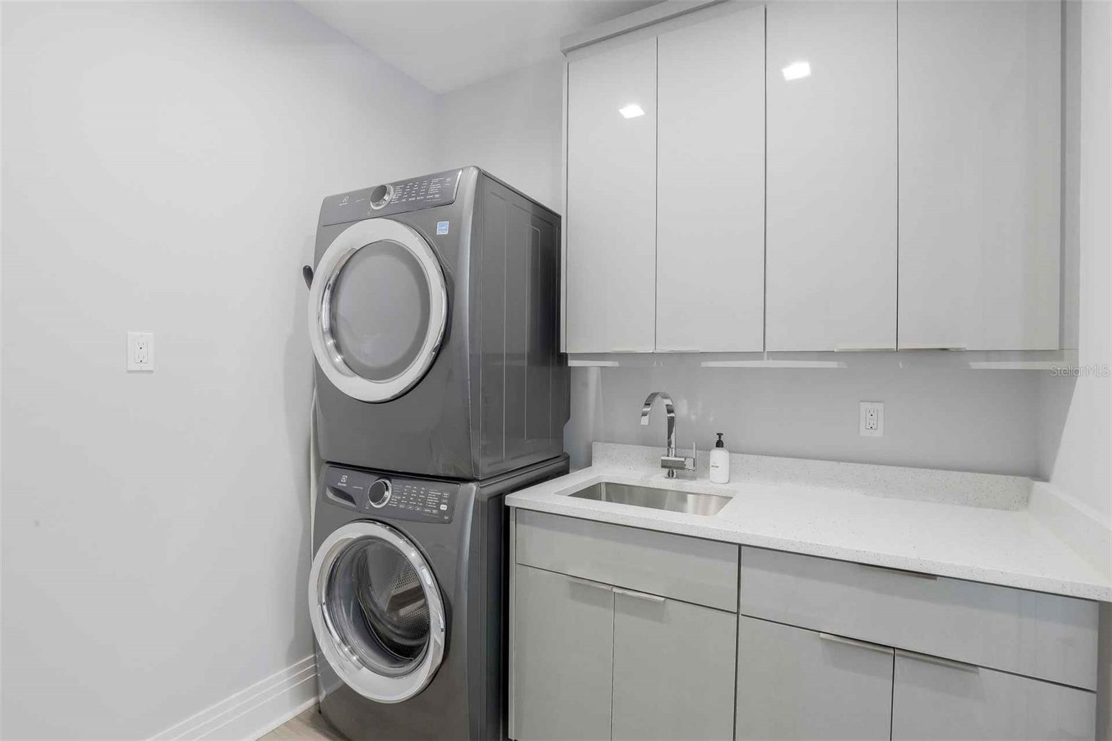 Image 23 of 34 For 1608 Windmill Avenue