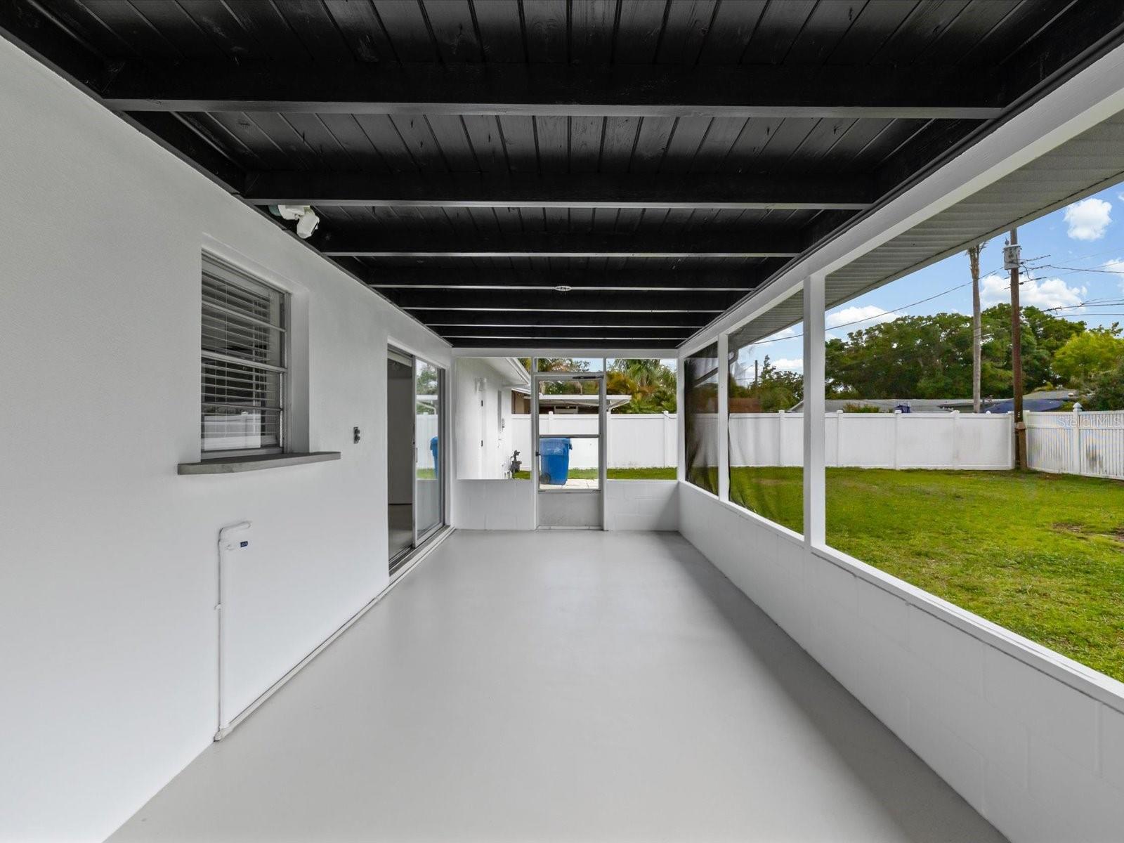 Image 11 of 25 For 865 Imperial Drive