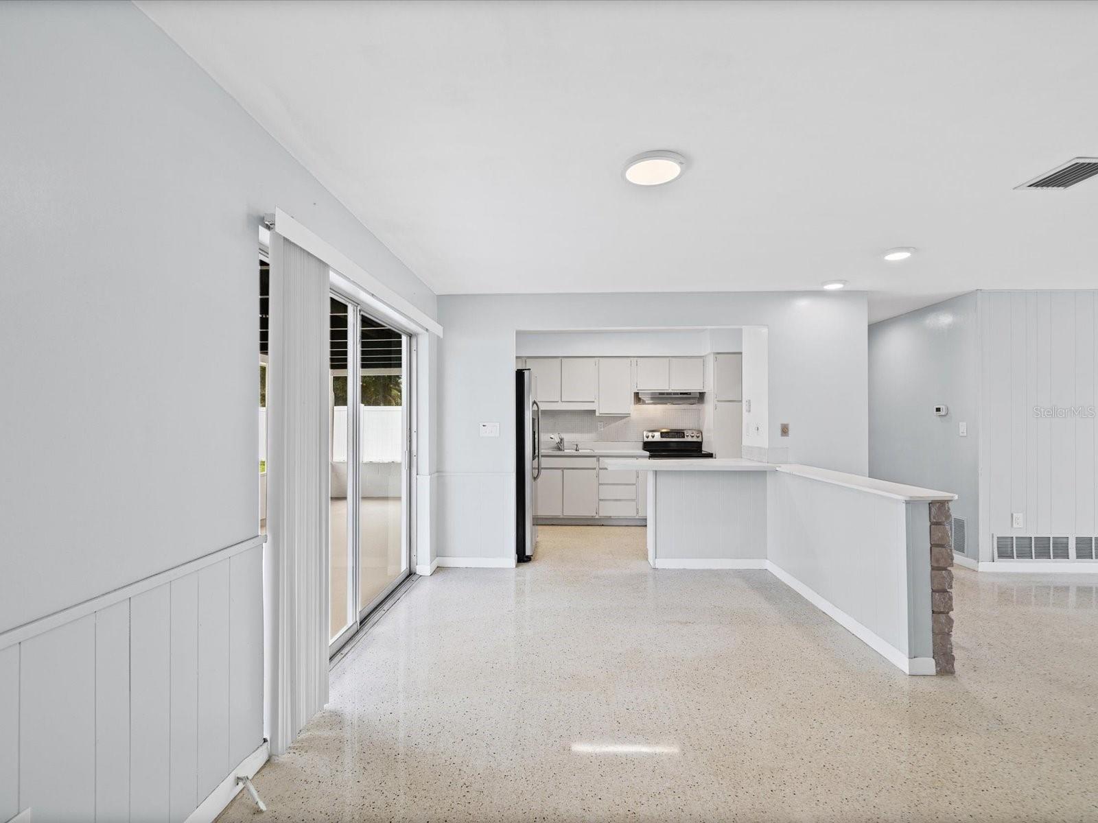 Image 13 of 25 For 865 Imperial Drive