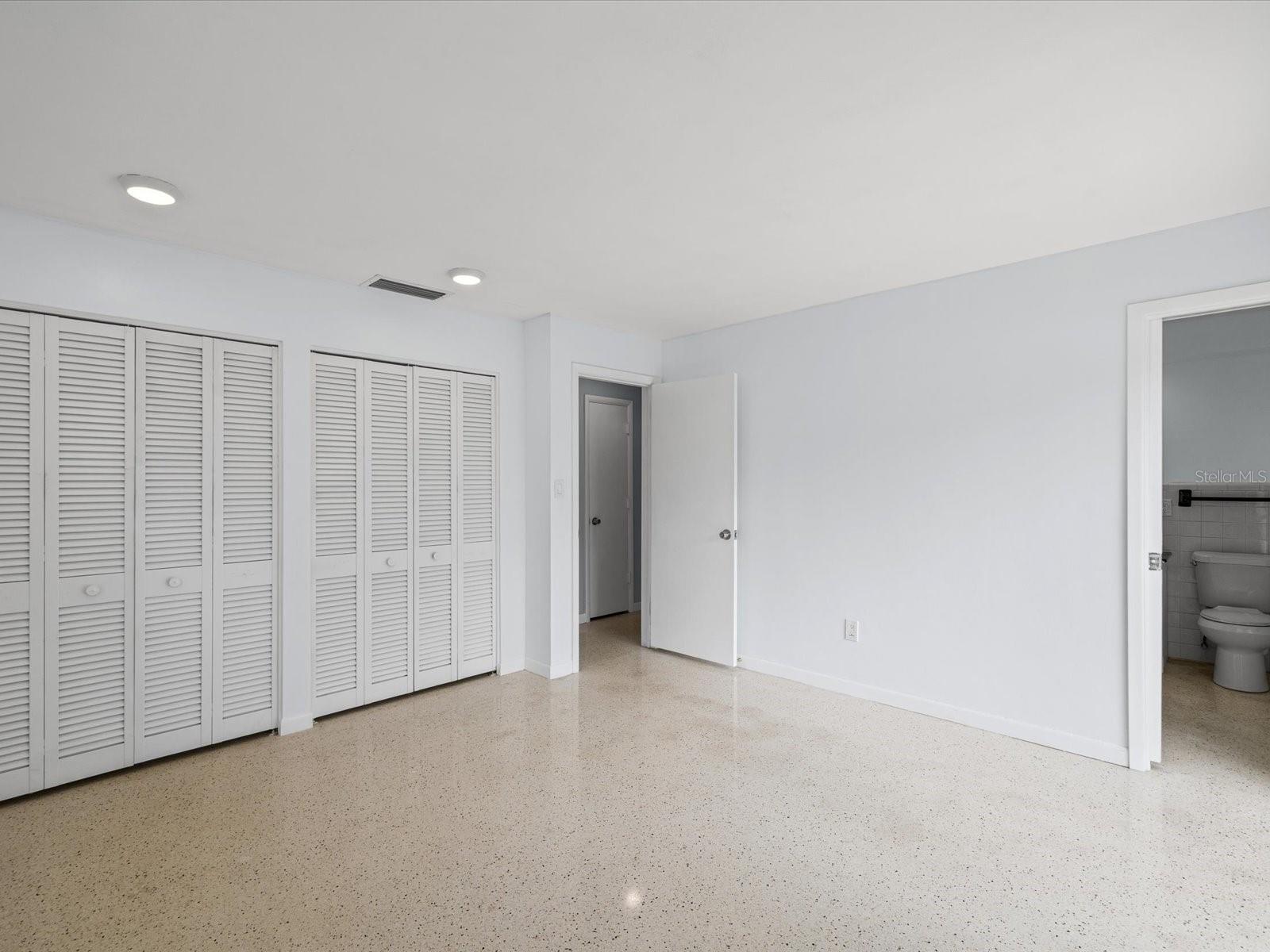 Image 18 of 25 For 865 Imperial Drive