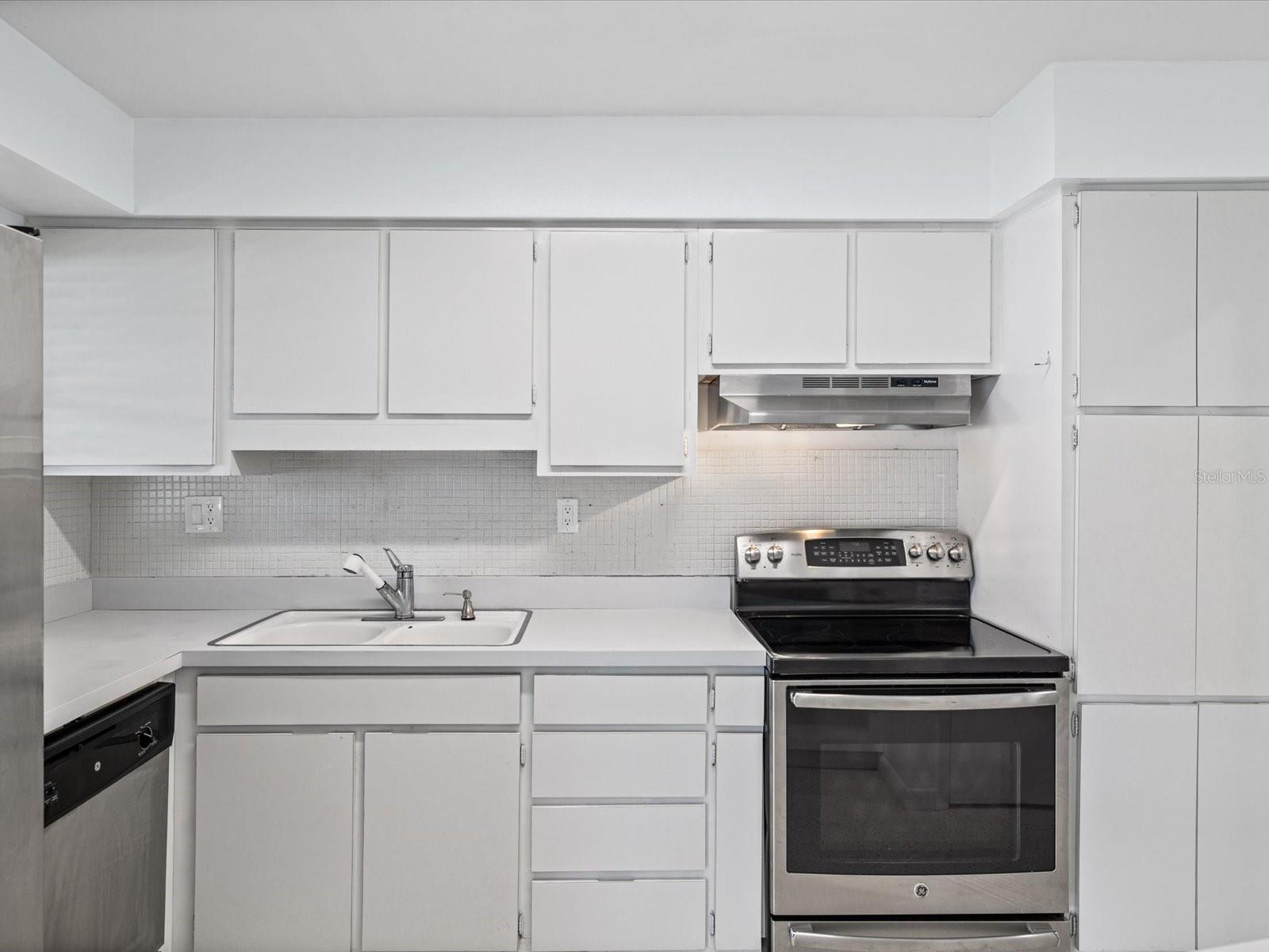 Image 8 of 25 For 865 Imperial Drive