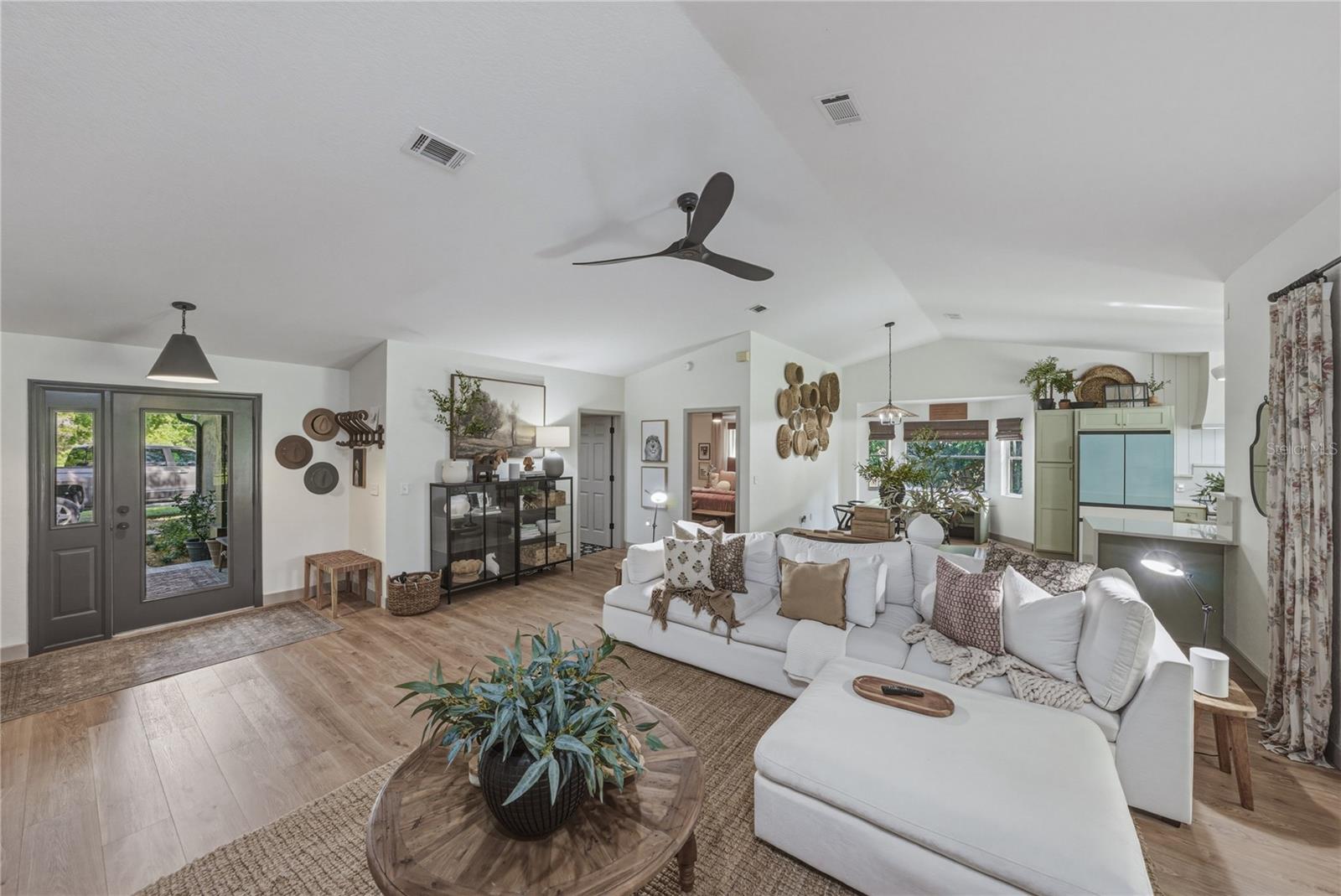 Listing photo id 8 for 9091 Mcintyre Road