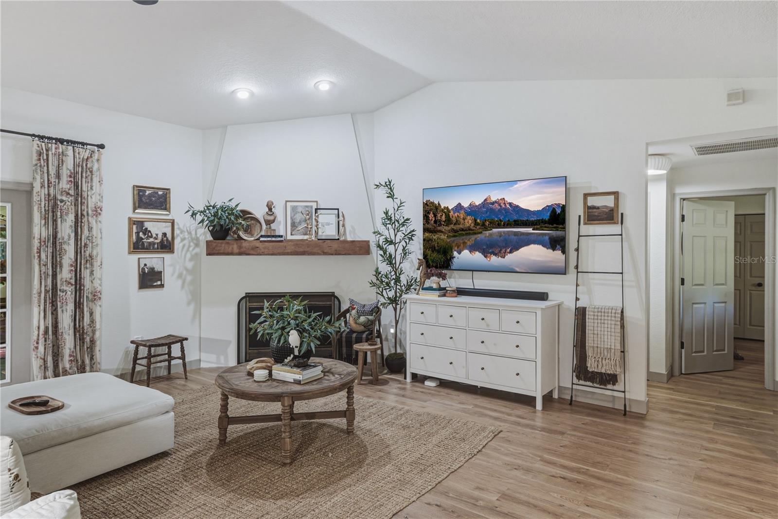 Listing photo id 12 for 9091 Mcintyre Road