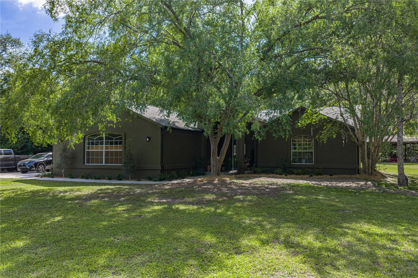 Listing photo id 0 for 9091 Mcintyre Road