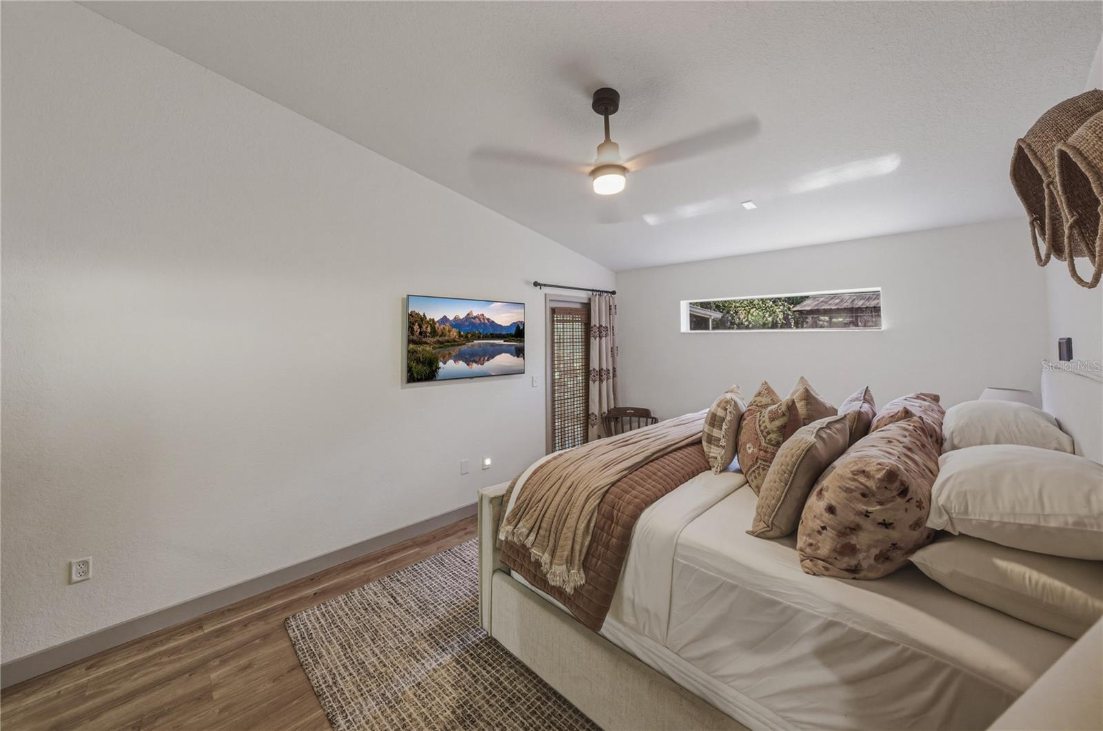 Listing photo id 39 for 9091 Mcintyre Road