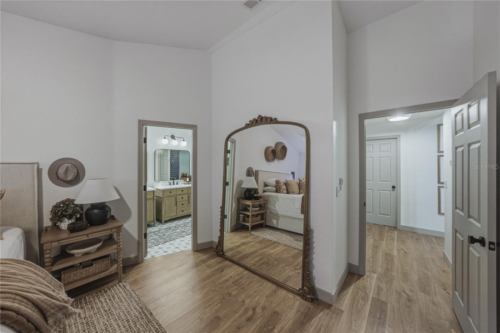 Listing photo id 42 for 9091 Mcintyre Road