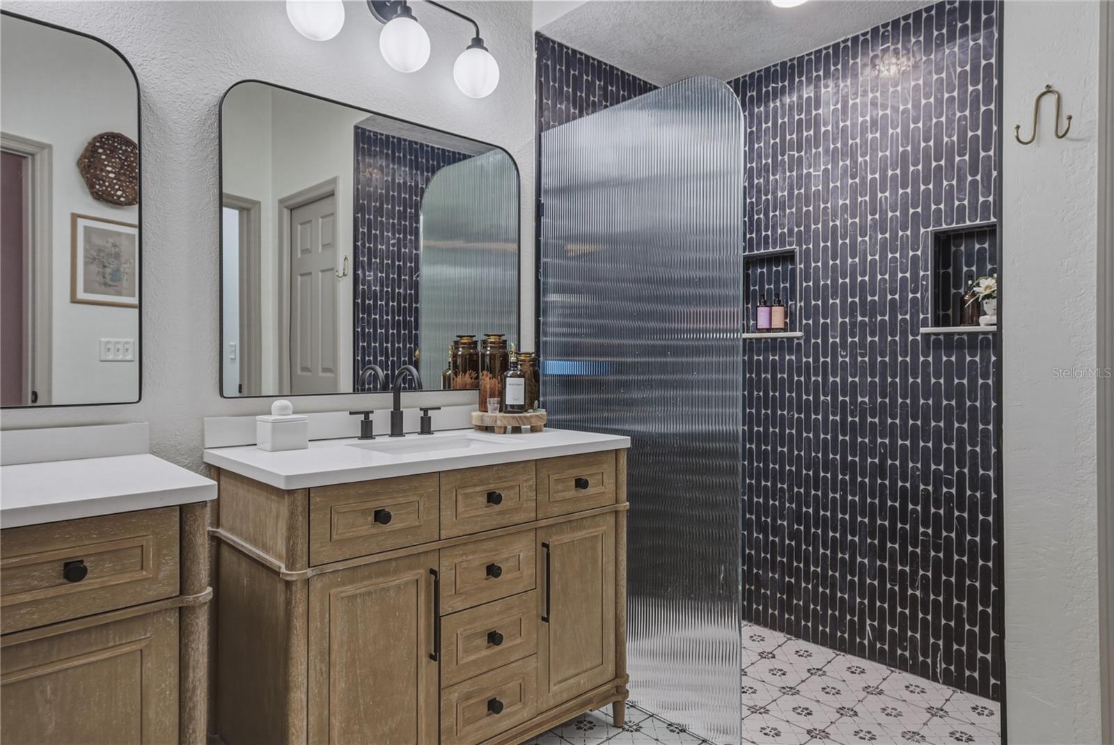 Listing photo id 45 for 9091 Mcintyre Road