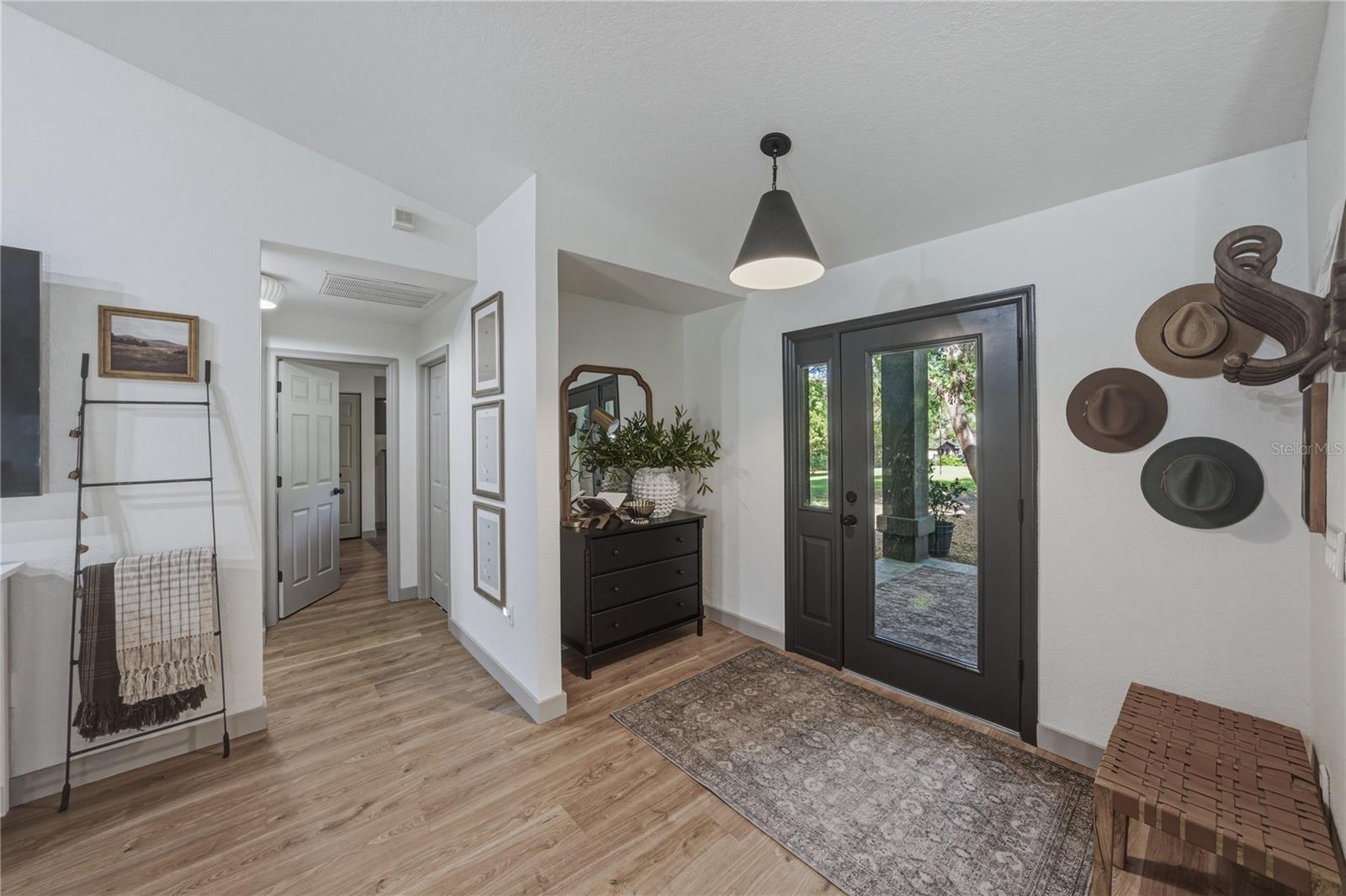 Listing photo id 4 for 9091 Mcintyre Road