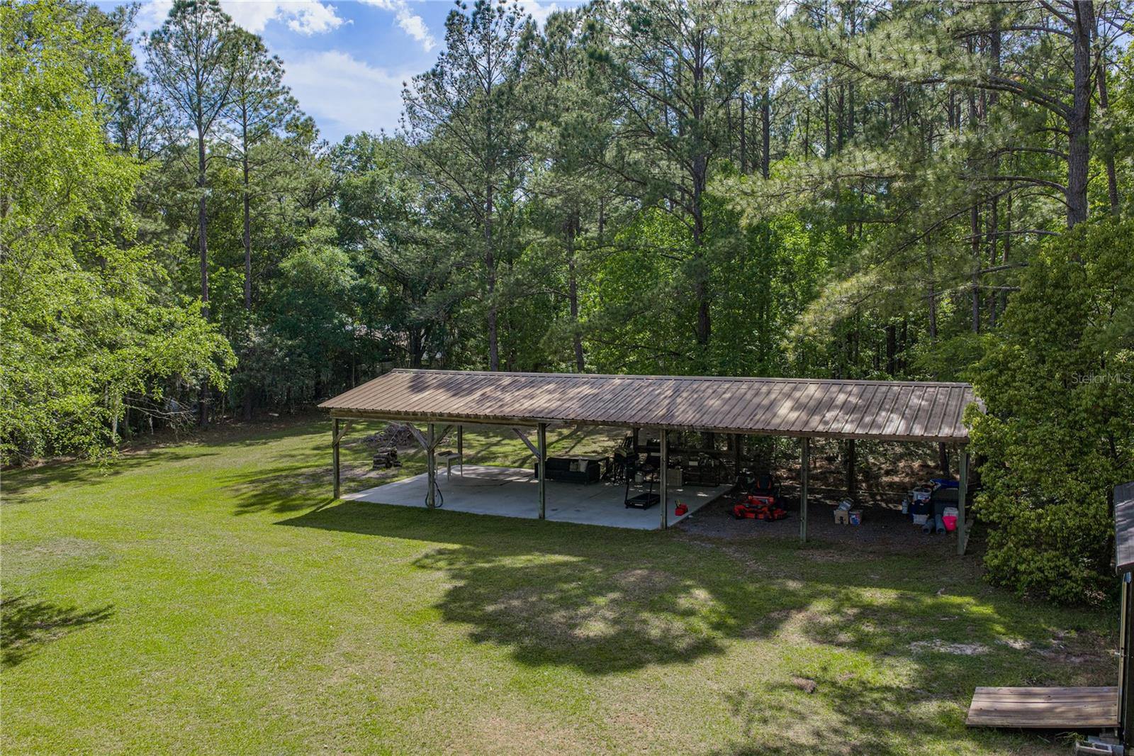 Listing photo id 61 for 9091 Mcintyre Road