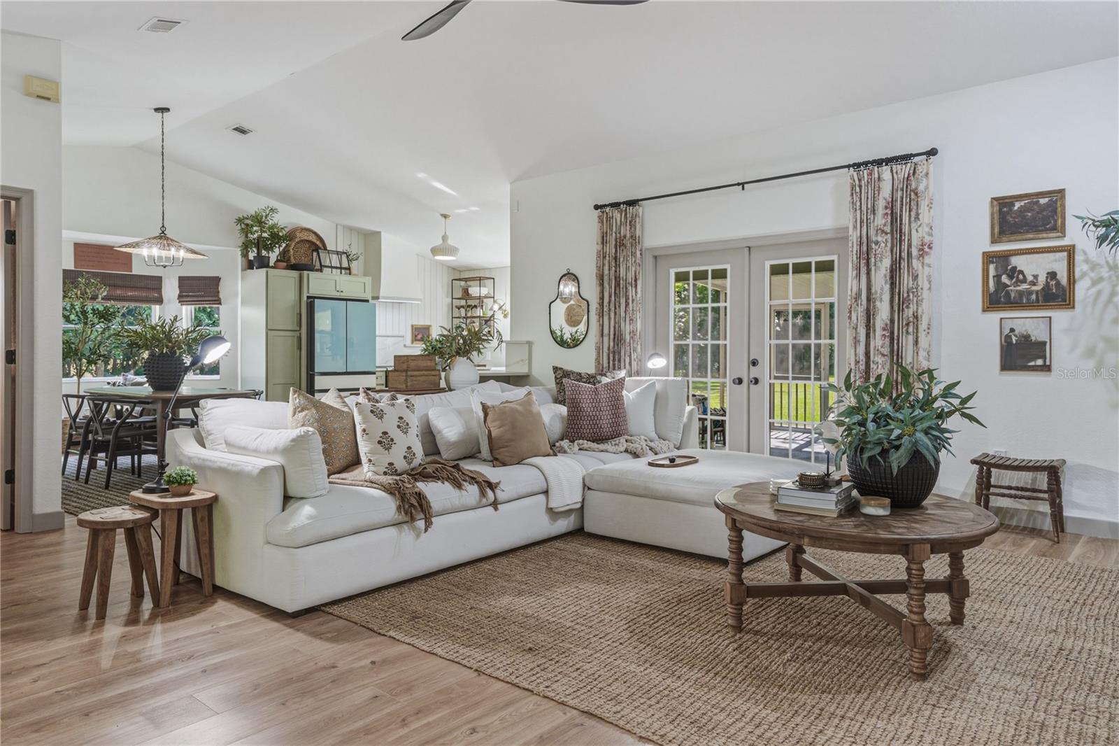 Listing photo id 7 for 9091 Mcintyre Road