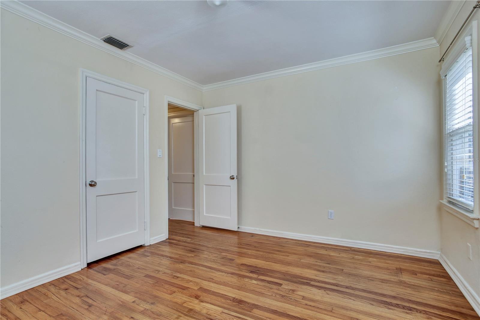 Image 19 of 26 For 303 Audubon Avenue