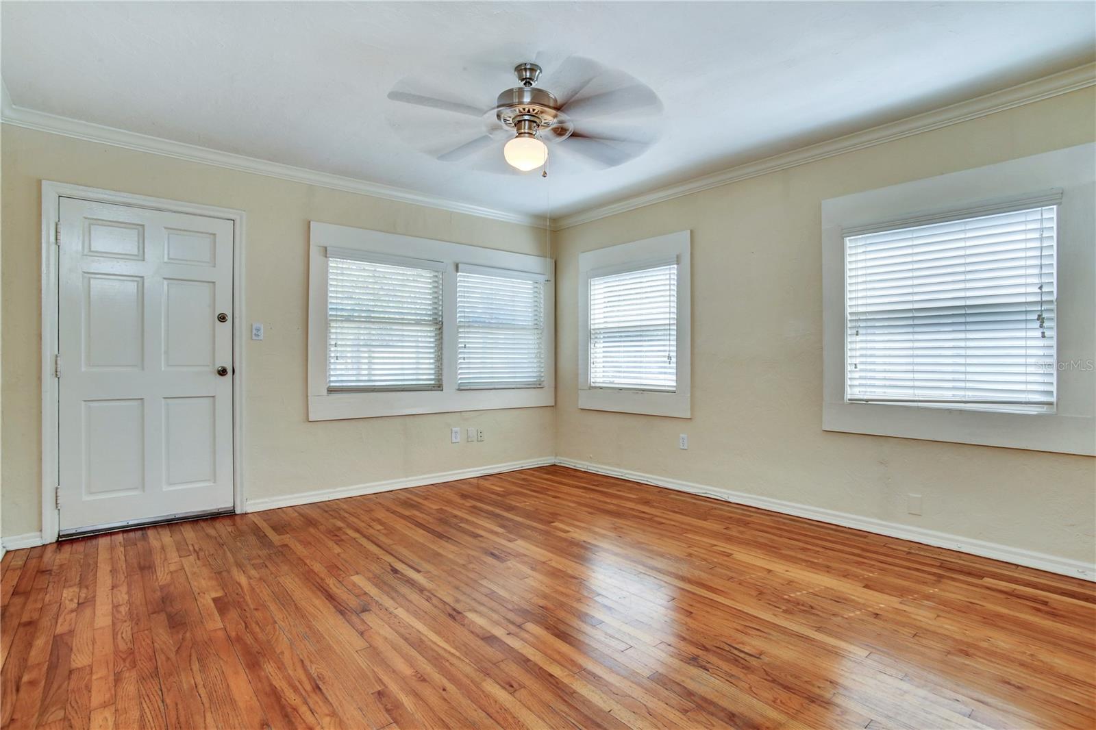 Image 5 of 26 For 303 Audubon Avenue