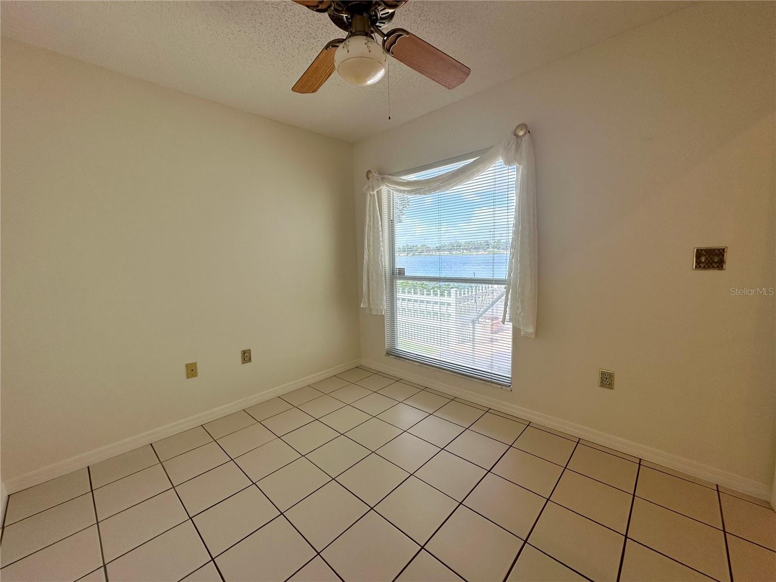 Image 15 of 47 For 701 Spicewood Drive