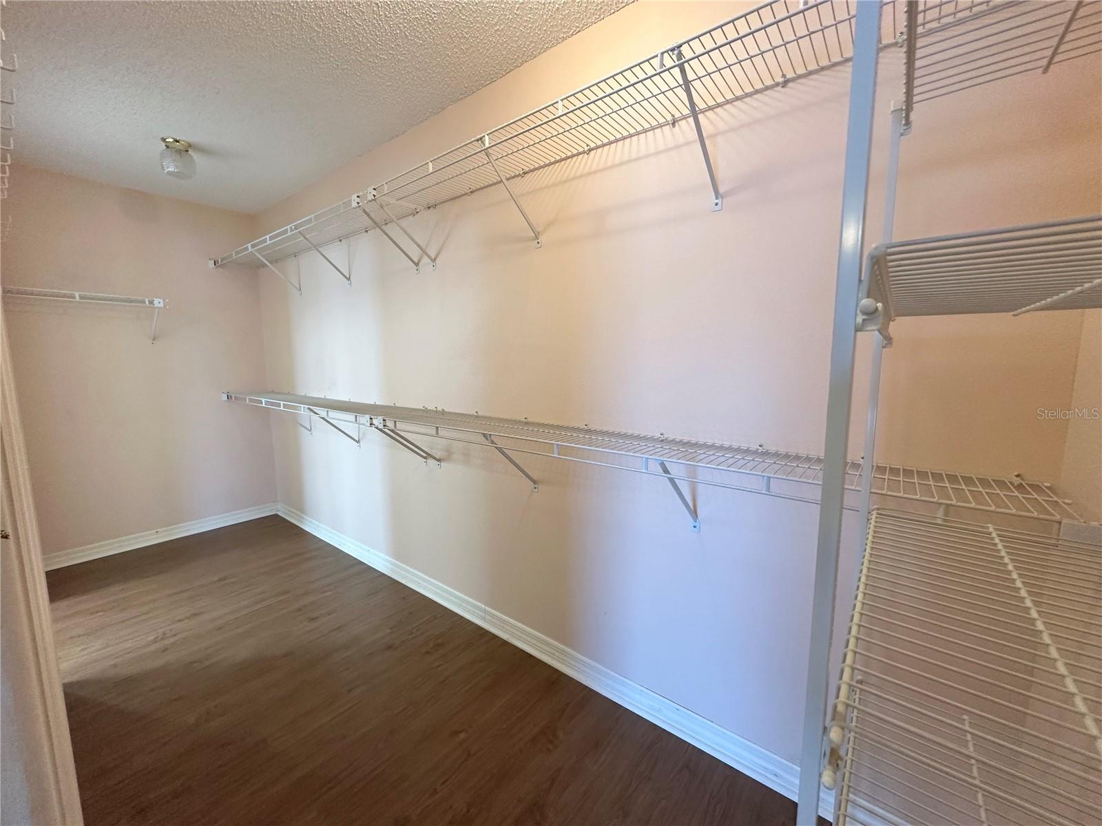 Image 19 of 47 For 701 Spicewood Drive