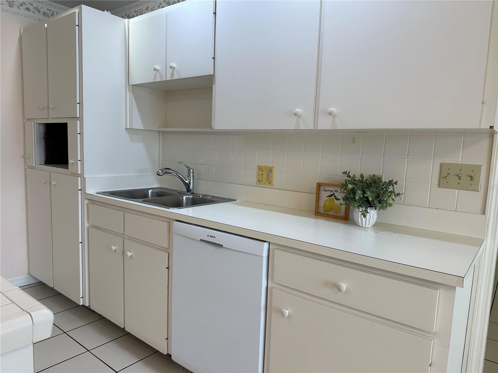 Image 7 of 47 For 701 Spicewood Drive