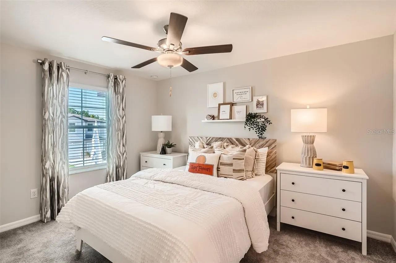 Image 3 of 11 For 8347 Crescent Oaks Drive