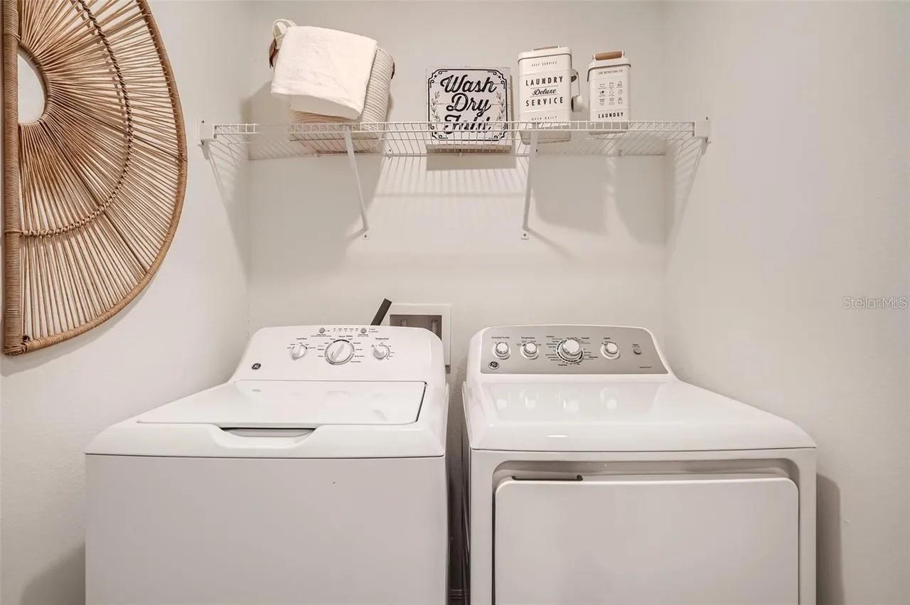 Image 7 of 11 For 8347 Crescent Oaks Drive