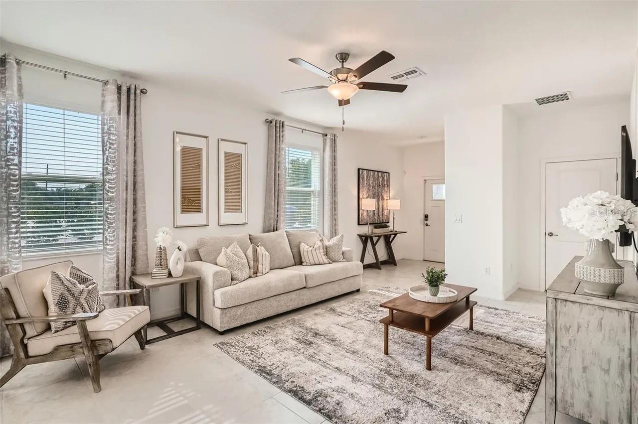 Image 9 of 11 For 8347 Crescent Oaks Drive