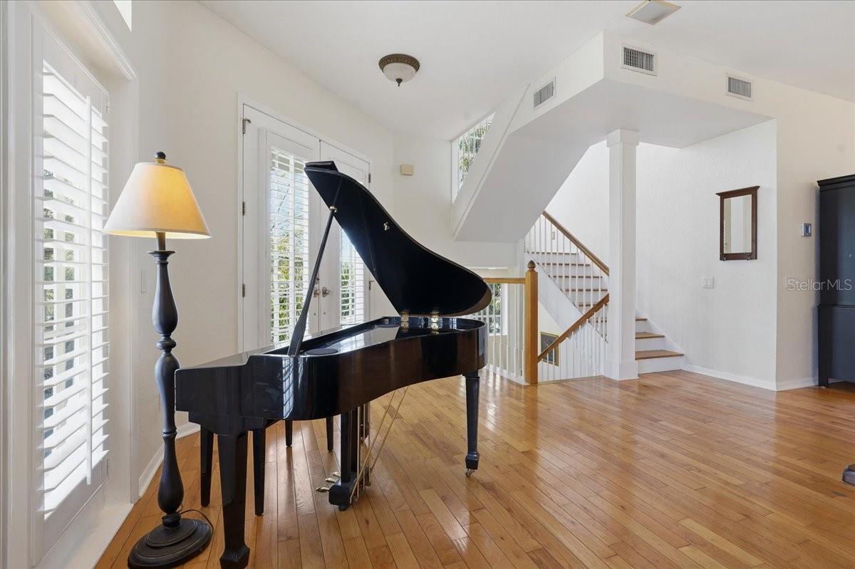 Image 18 of 63 For 196 Shore Drive