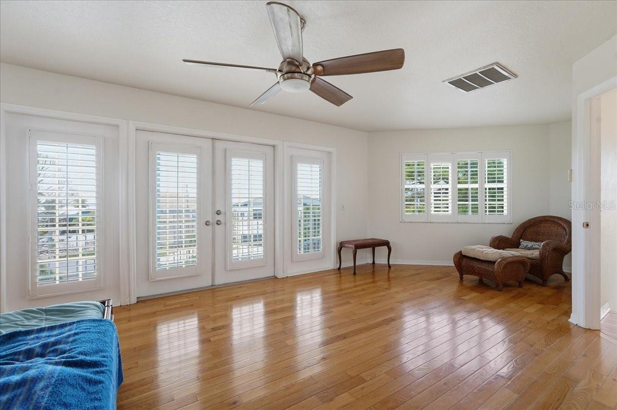 Image 29 of 63 For 196 Shore Drive