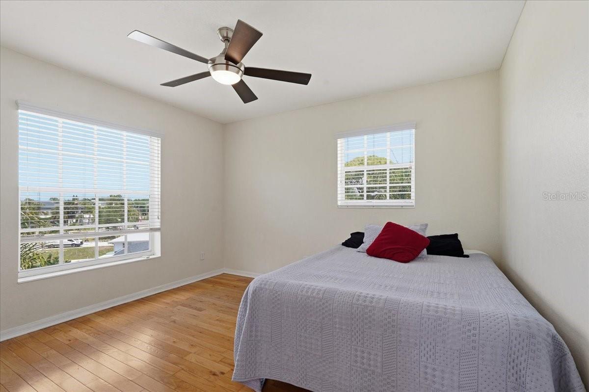 Image 36 of 63 For 196 Shore Drive