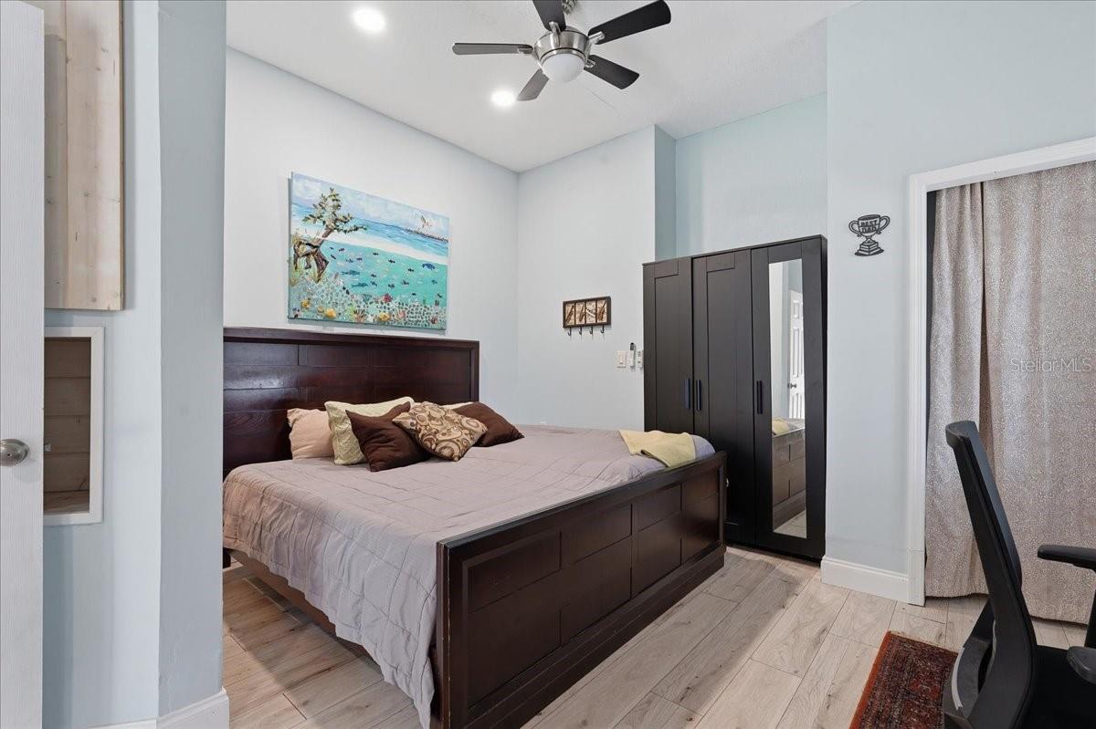 Image 46 of 63 For 196 Shore Drive