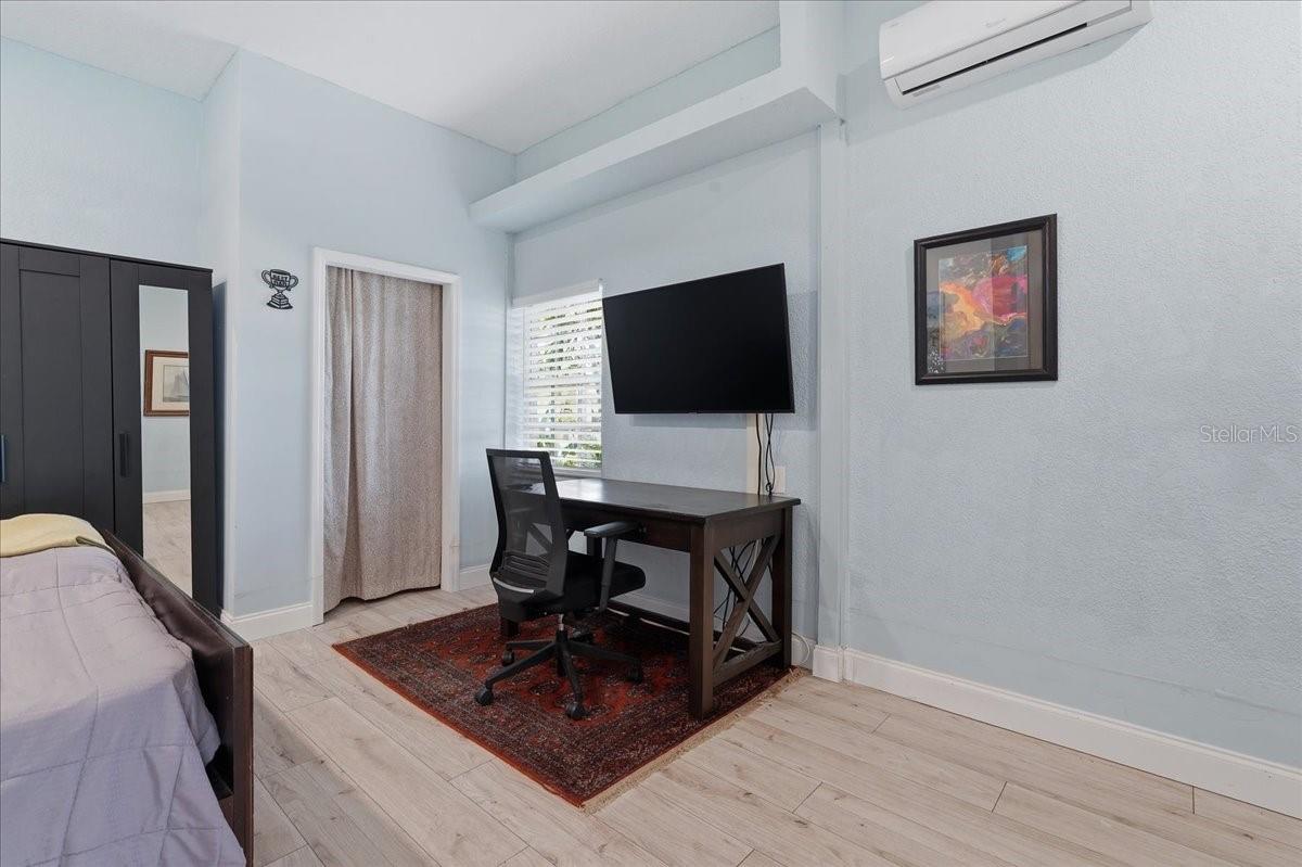 Image 47 of 63 For 196 Shore Drive