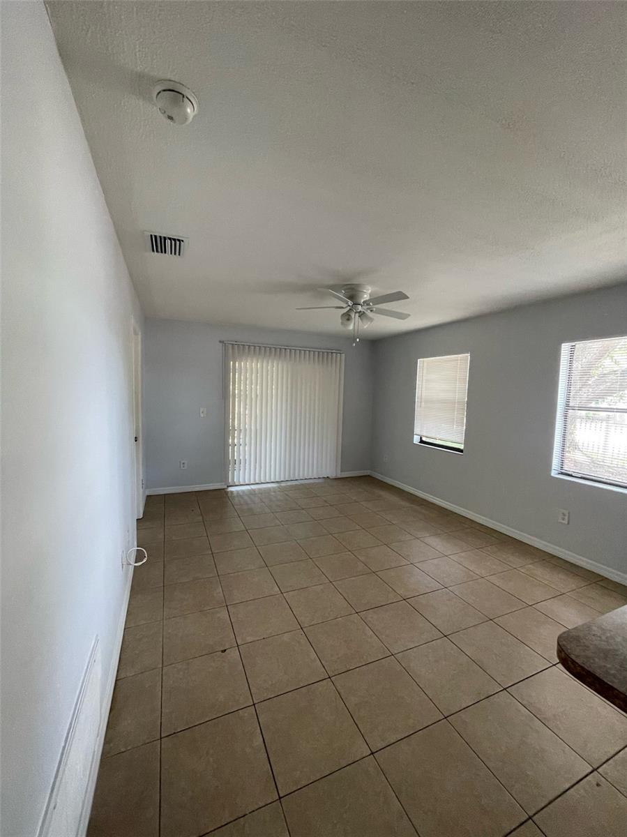 Image 12 of 17 For 950 Beltrees Street