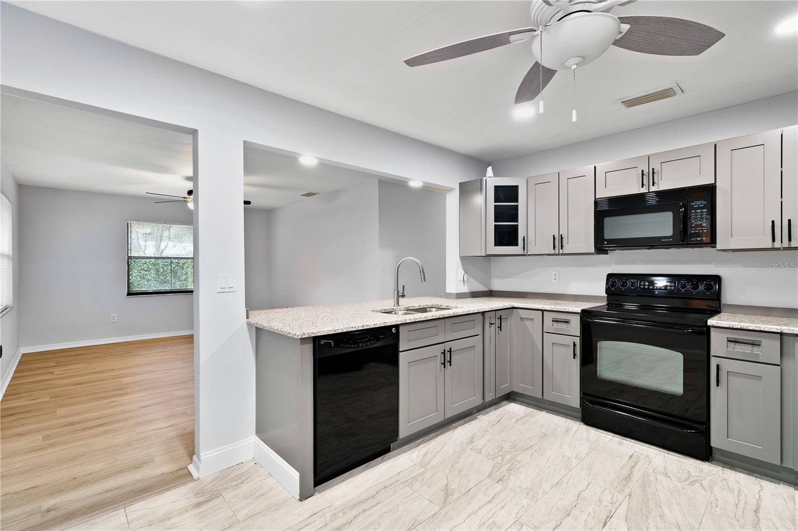 Image 16 of 17 For 950 Beltrees Street