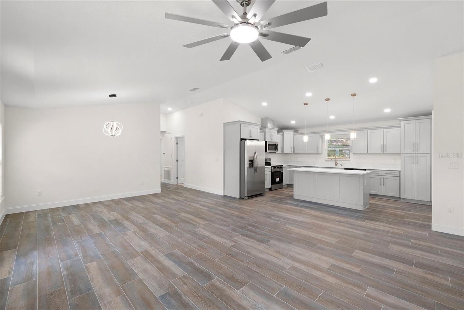 Image 4 of 37 For 5062 80th Lane N