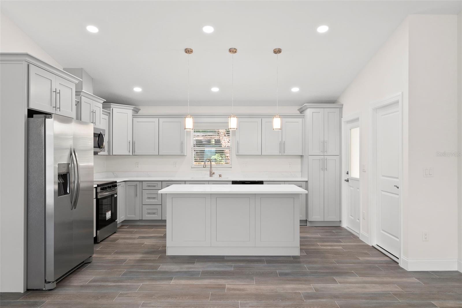 Image 5 of 37 For 5062 80th Lane N