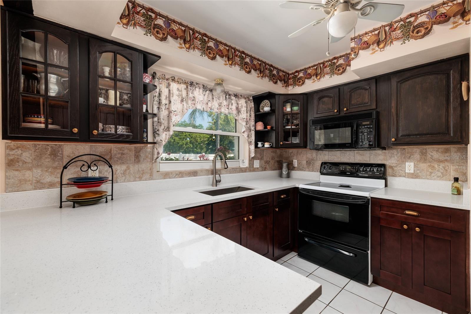 Image 10 of 54 For 11623 84th Avenue