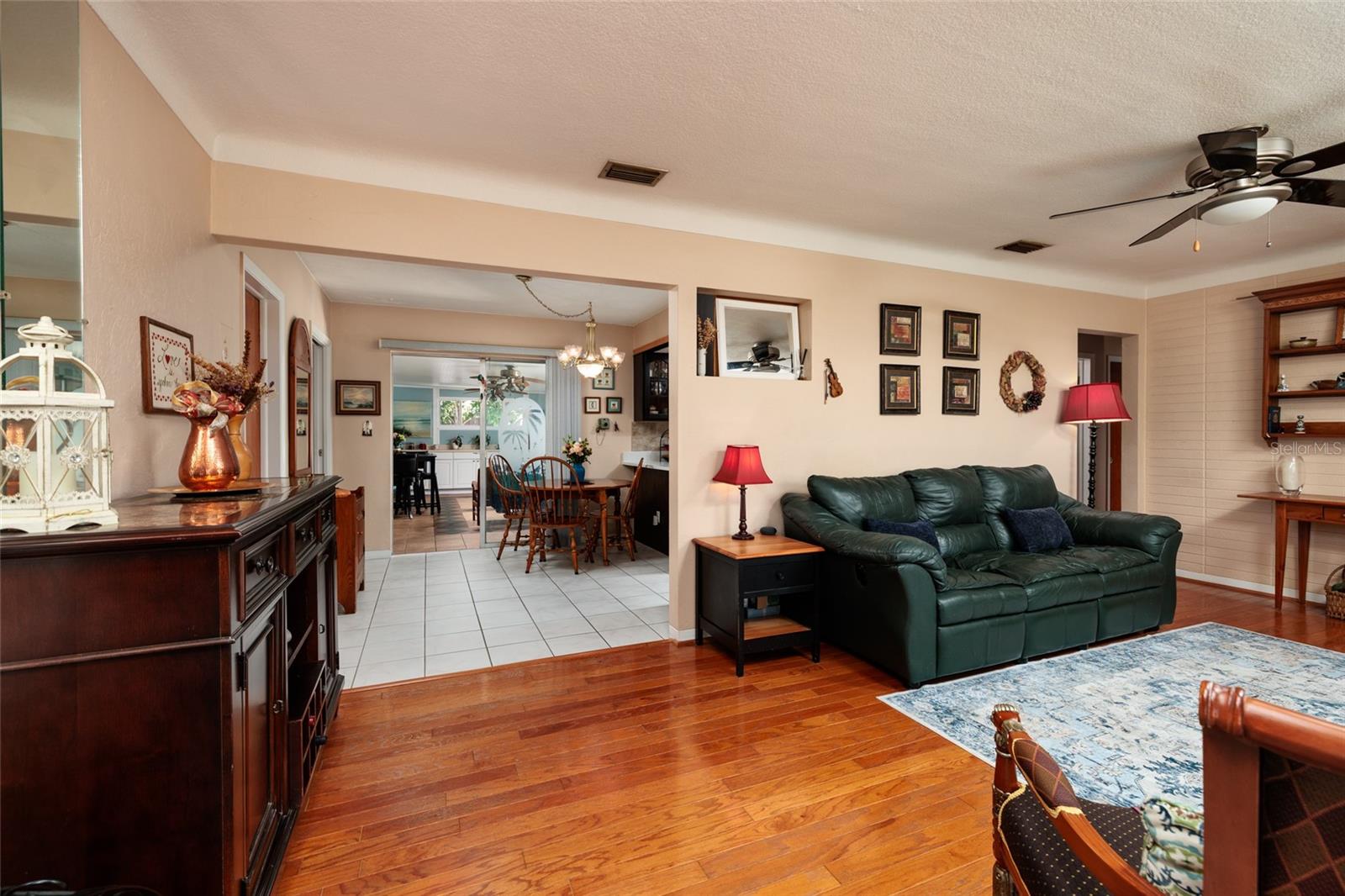 Image 22 of 54 For 11623 84th Avenue