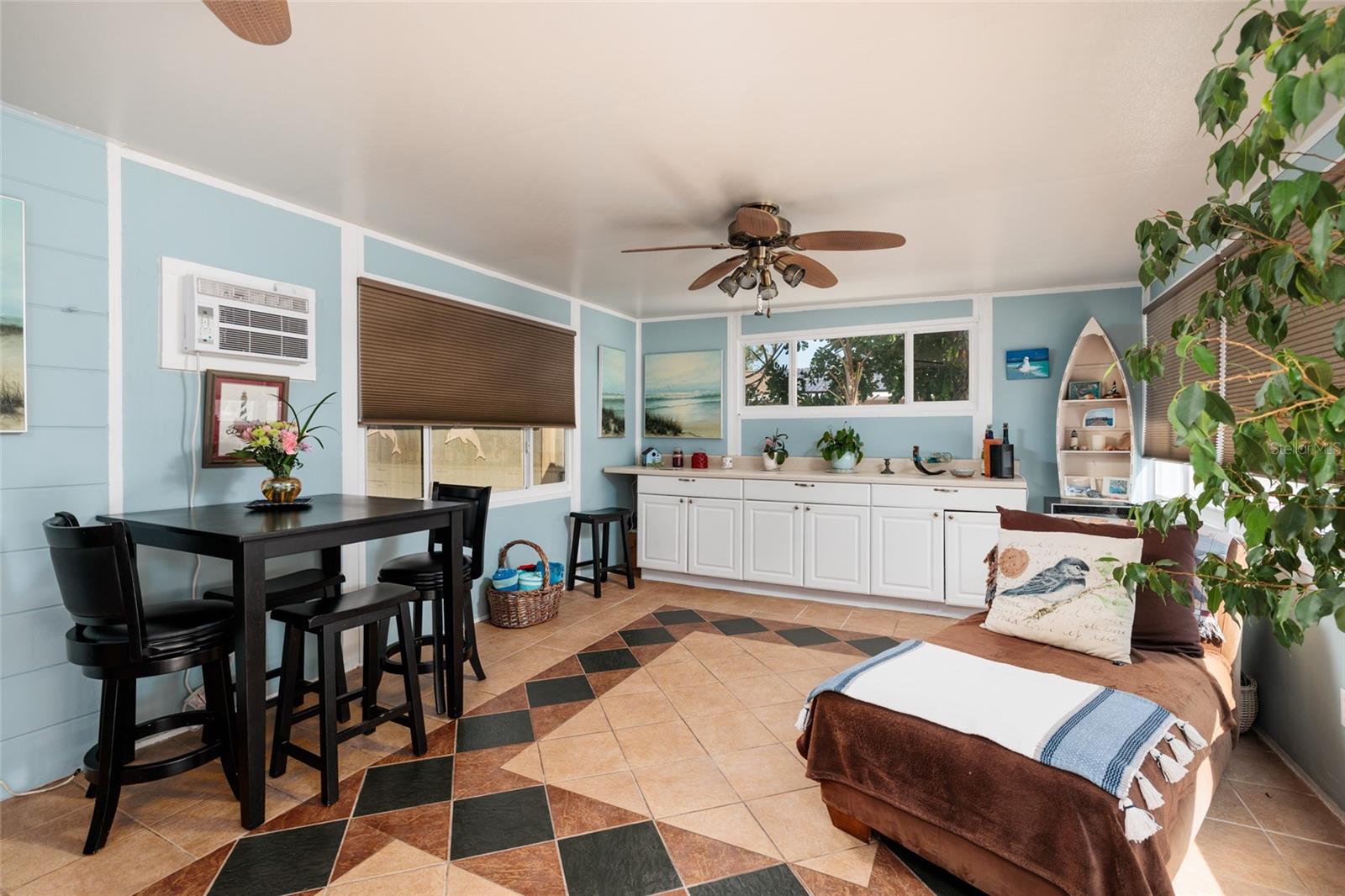 Image 23 of 54 For 11623 84th Avenue