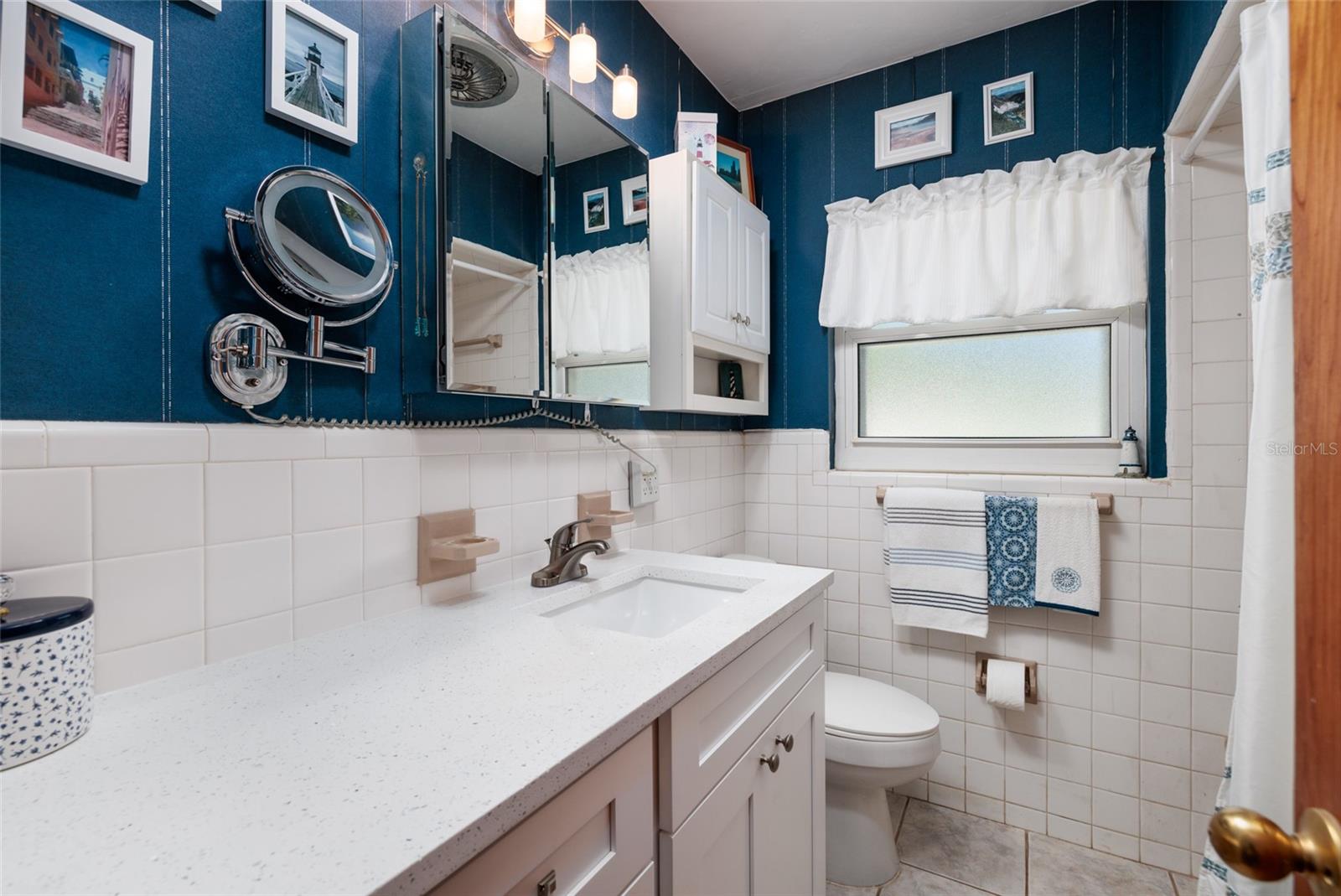 Image 26 of 54 For 11623 84th Avenue