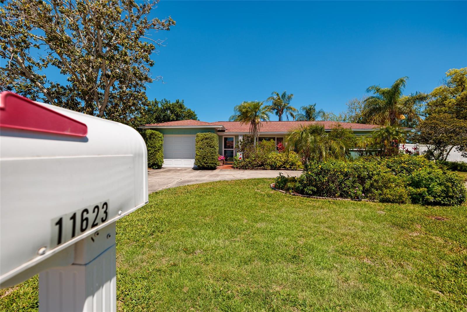 Image 28 of 54 For 11623 84th Avenue