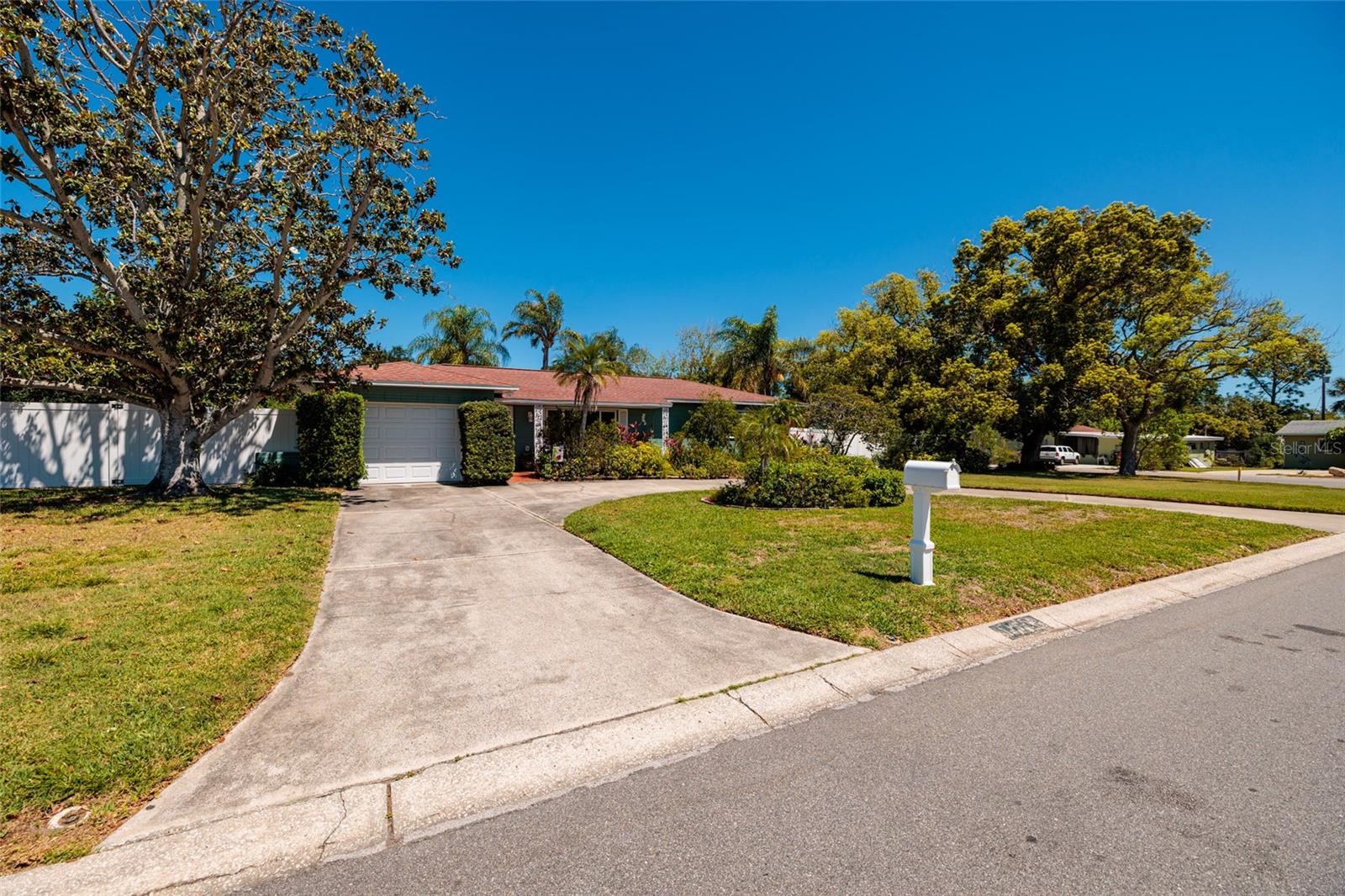 Image 36 of 54 For 11623 84th Avenue