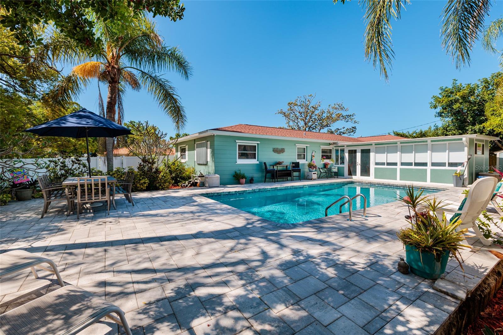 Image 5 of 54 For 11623 84th Avenue