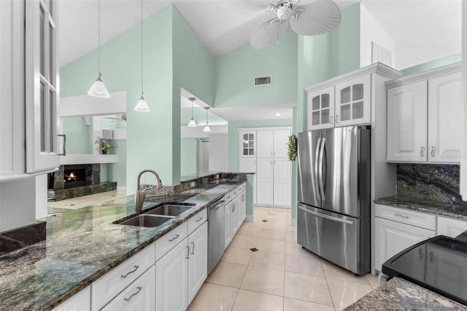 Image 10 of 37 For 1404 Oxfordshire Court